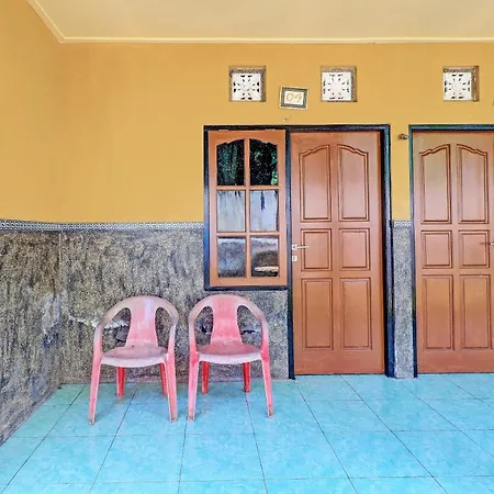 Hotel O Sekar Jagat Near Pantai Baluk Rening