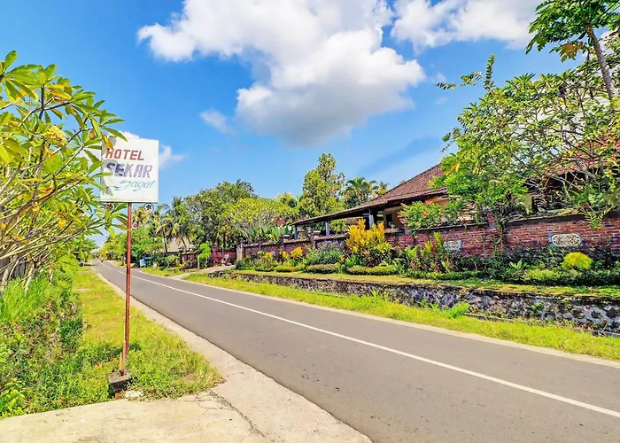 O Sekar Jagat Near Pantai Baluk Rening ホテル ネガラ