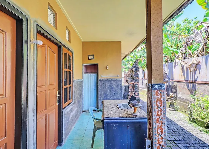 O Sekar Jagat Near Pantai Baluk Rening