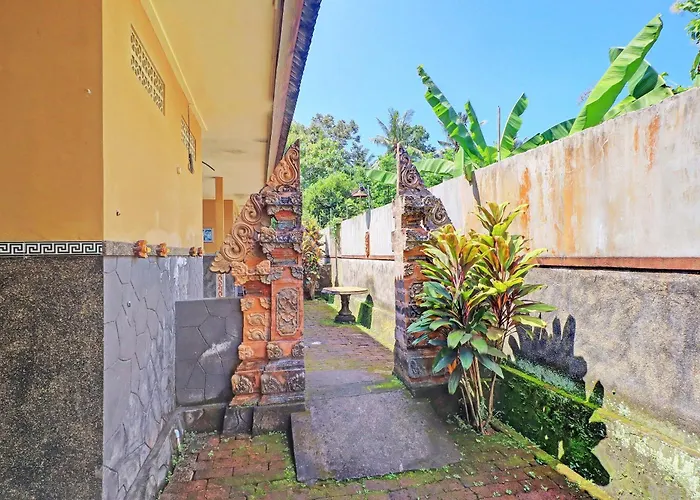 O Sekar Jagat Near Pantai Baluk Rening ホテル
