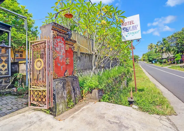 ホテル O Sekar Jagat Near Pantai Baluk Rening 2*